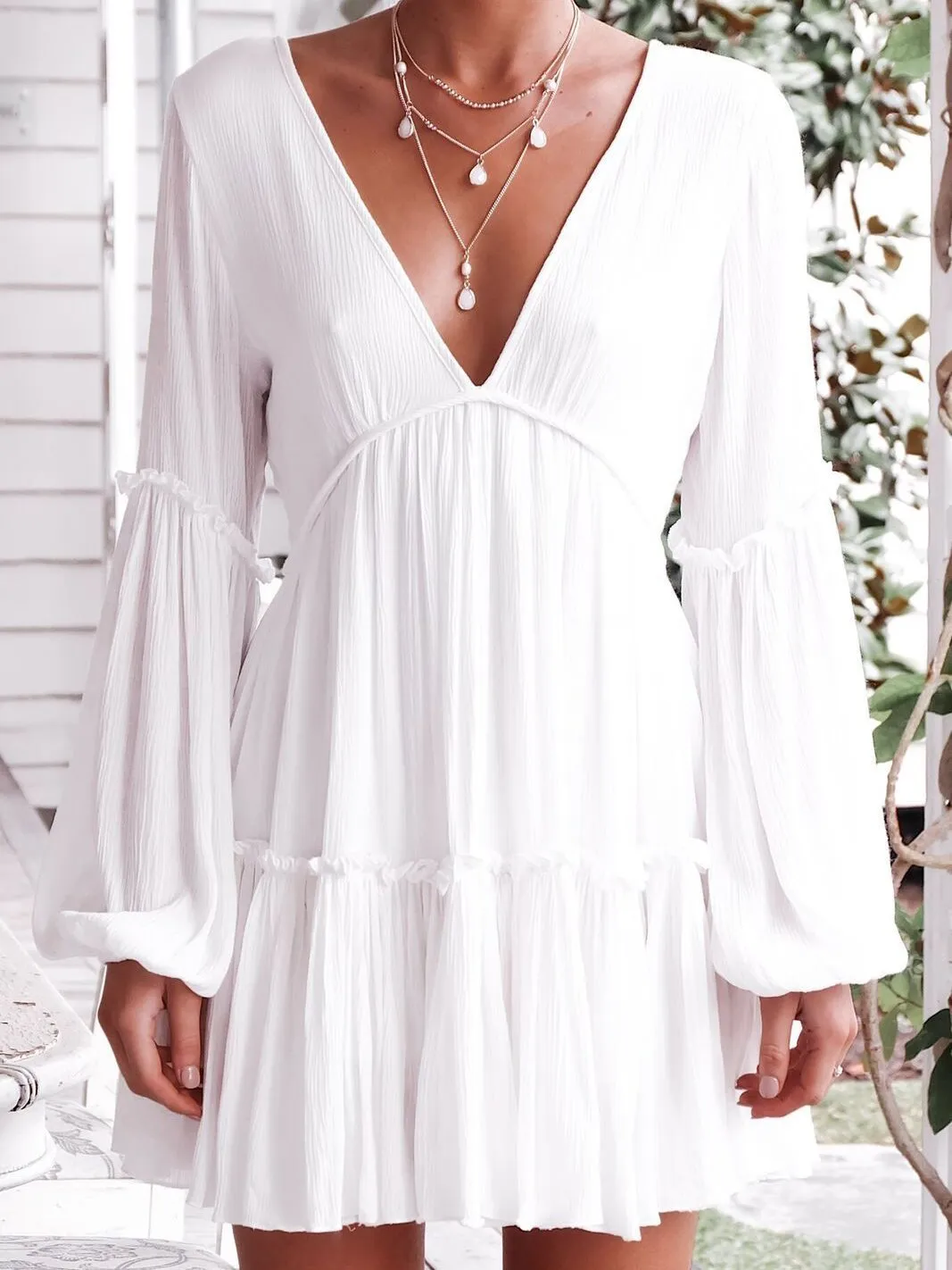 JuliaFashion-2024 Cozy Plunging Neck Ruffled Mini Dress